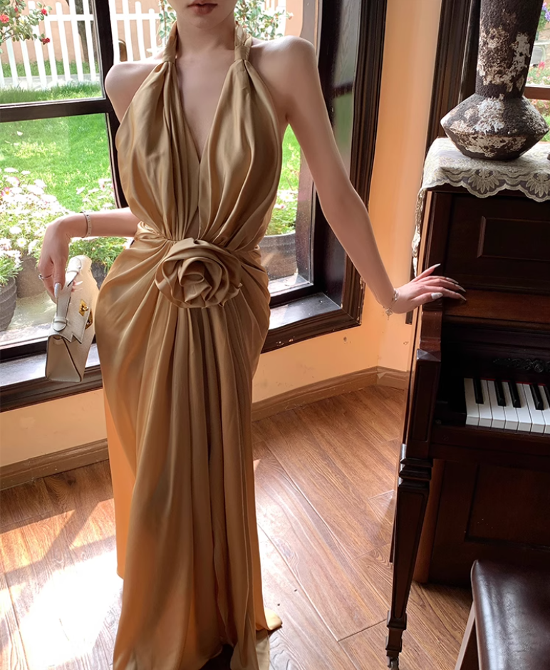 High-end satin backless v-neck halter dress with slim waist and elegant long dress R1779