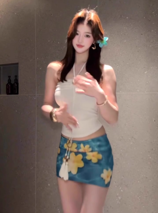 Beautiful sexy hot girl beautiful white halter neck top floral skirt two-piece suit R0896