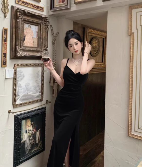 Velvet dress sexy V-neck slim waist with slits inside 2025 new suspender long skirt R1523