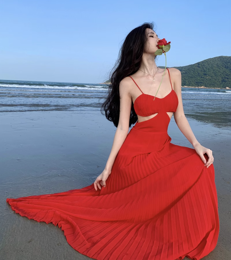 Beach resort long dress with a sense of atmosphere, slim waist and beautiful suspender dress R1577