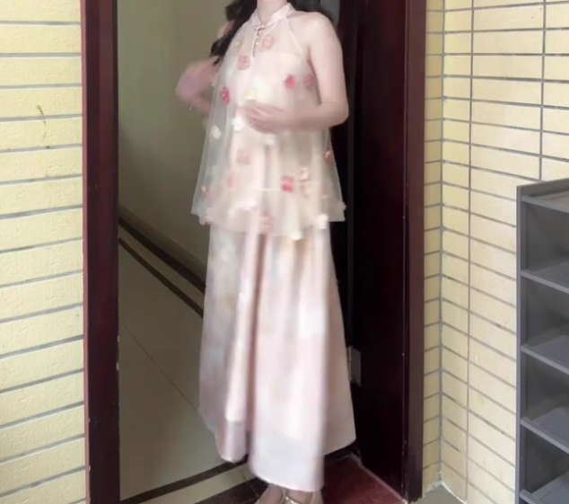 Pink buttoned mesh halter neck dress gentle temperament loose A-line long skirt R0751