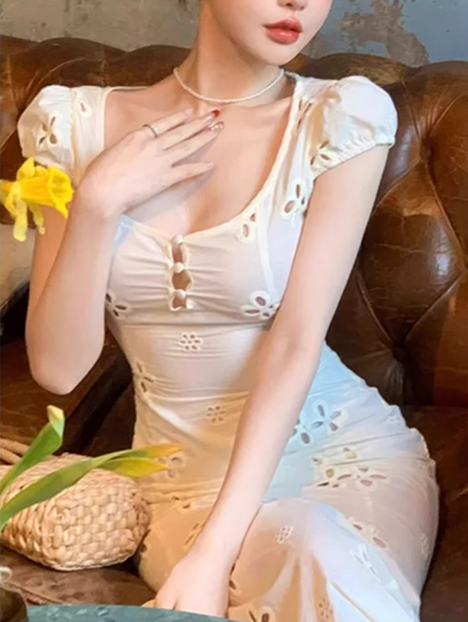 French retro hollow embroidery dress 2025 large size seaside holiday dress R1327