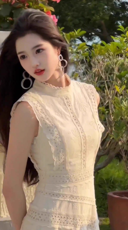 Gentle temperament lace sleeveless vest dress beautiful waist A-line long skirt R0677