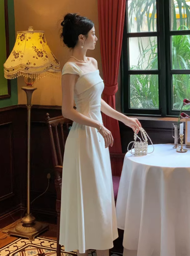 French one-shoulder dress 2025 sexy temperament waist elegant party dress R1488