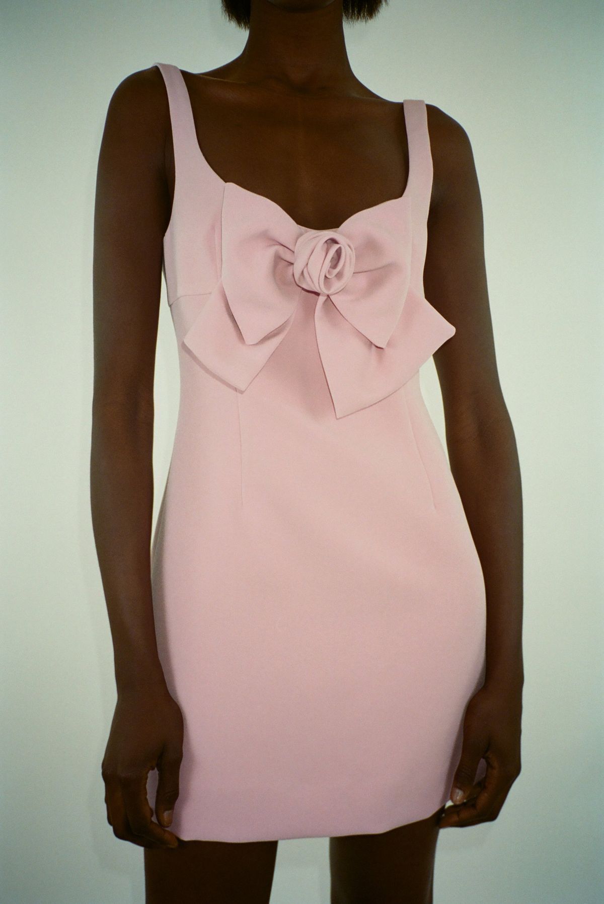 Pink halter neckline three-dimensional flower waist slim short skirt homecoming dress R3511