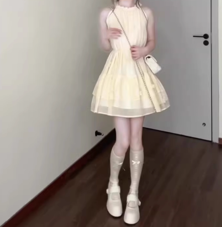 Gentle and sweet style flower halter neck dress beautiful waist A-line short skirt R0750