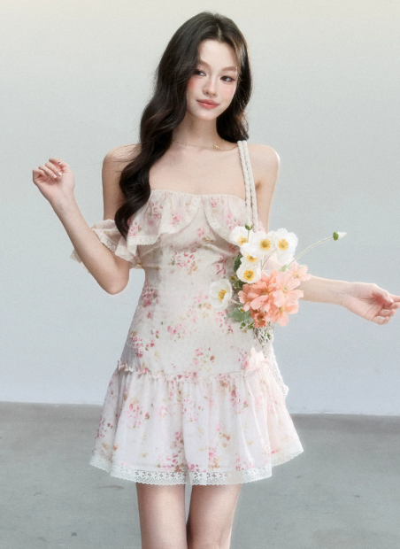 Summer Vacation Style Chiffon Dress With Ruffled Neckline And Fitted Waist R9428