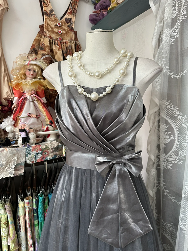 Gray halter-neck fitted straight long ball gown R6329