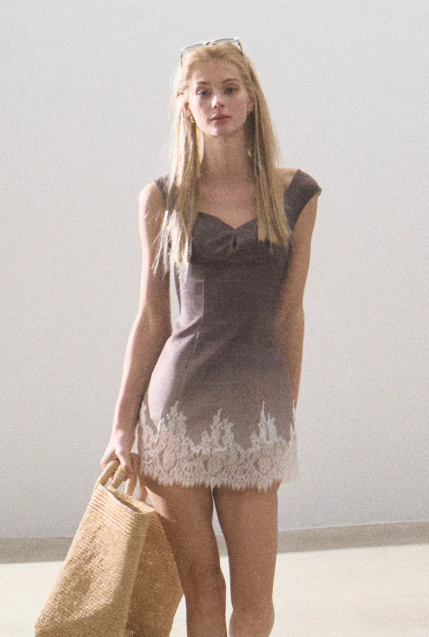Elegant Short Dress with Lace Detail and Slim Fit for Women R9365