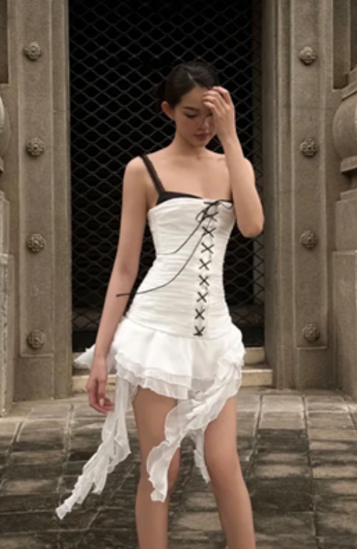 White sweet cool hot girl suspender skirt pleated waist slim irregular skirt short skirt homecoming dress R4710