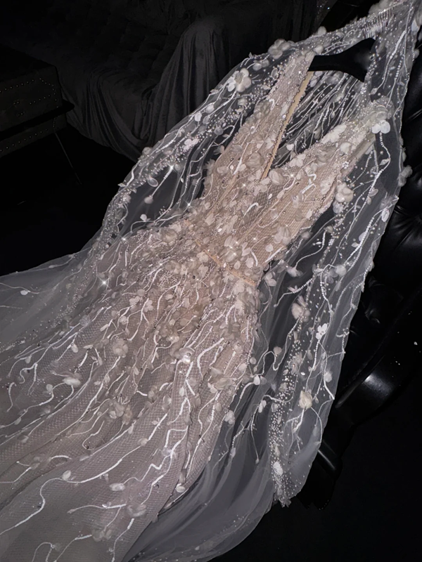 Light pink V-neck long-sleeved fitted ball gown/bridal dress R8795