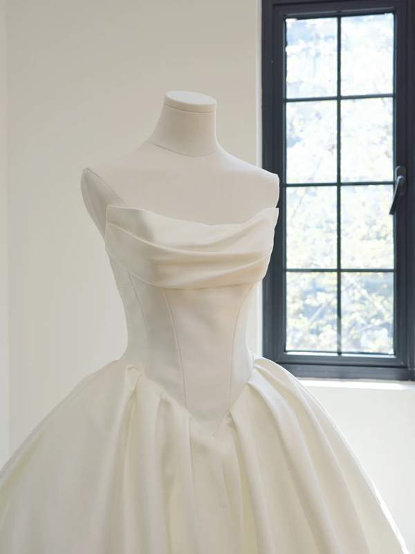 White strapless, fitted waist, full skirt, long ball gown, bridal dress R8512