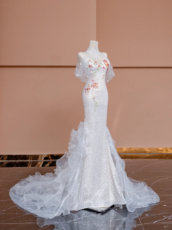 White halter-neck, fitted waist, bodycon, fishtail skirt, long ball gown, bridal gown R8424