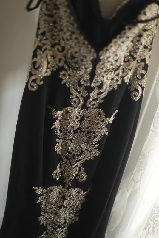 Black halter-neck, gold Huawei wool, fitted waist, long ball gown R6808