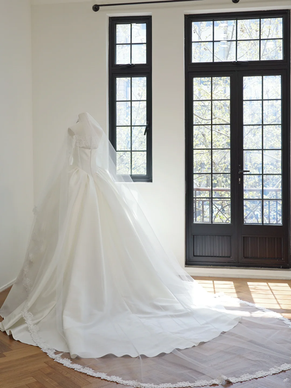 White strapless, fitted waist, full skirt, long ball gown, bridal dress R8512