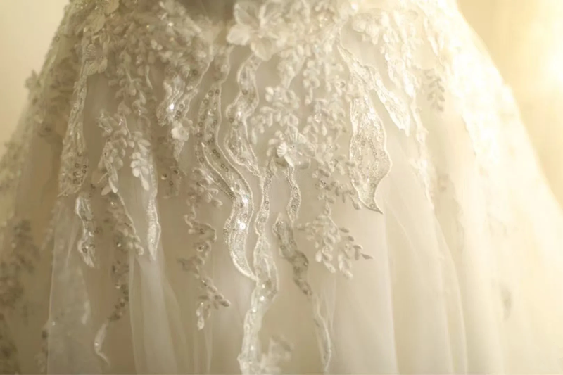 White off-the-shoulder fitted waist slim-fitting ball gown with a full skirt R6768