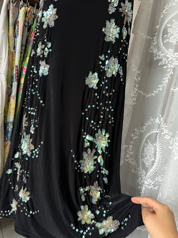 Black tank top with sequined design, perfect for a prom dress R6369