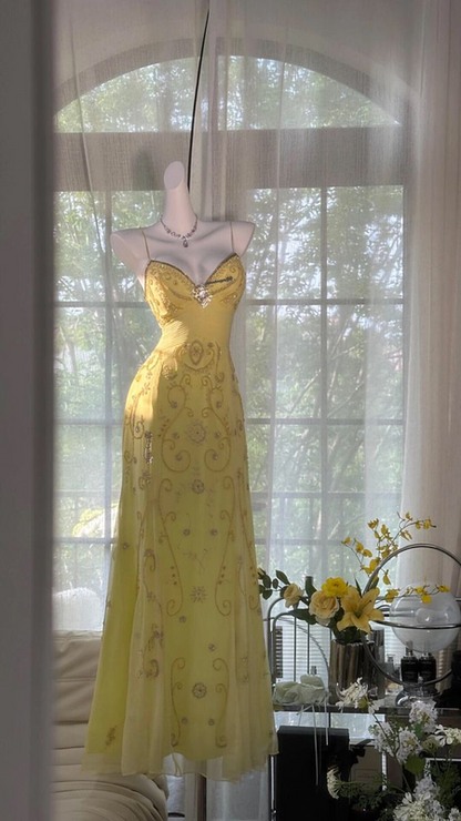 Yellow halter-neck fitted bodycon long ball gown R6529