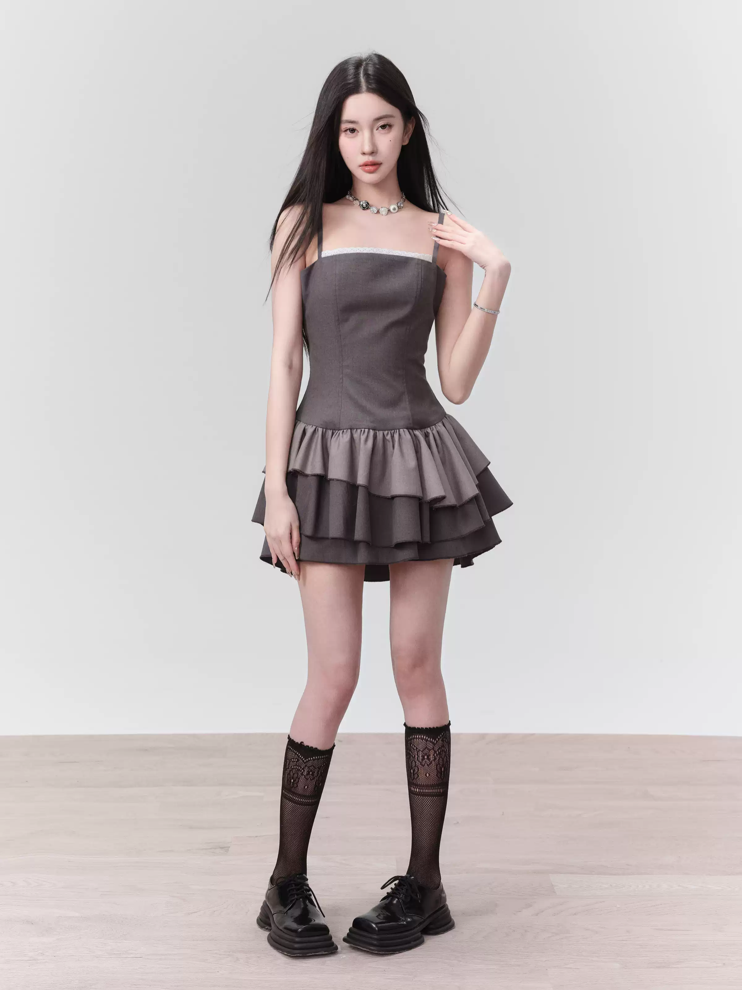 Grey Spaghetti Strap Mini Dress Women With Lace Trim And Tiered Cake Skirt R9445