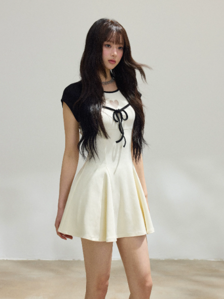 Casual Summer Slim Fit Flare Mini Dress with Color Block Sleeves and Heart Cutout Design R9372
