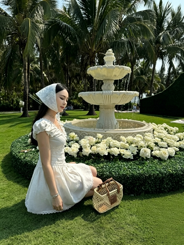 Coquette White Linen-Blend Mini Dress with Matching Headscarf R9342