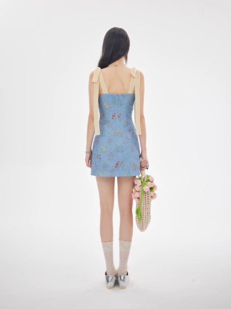 French-Style Floral Print Sundress With A Fitted Waist R9375