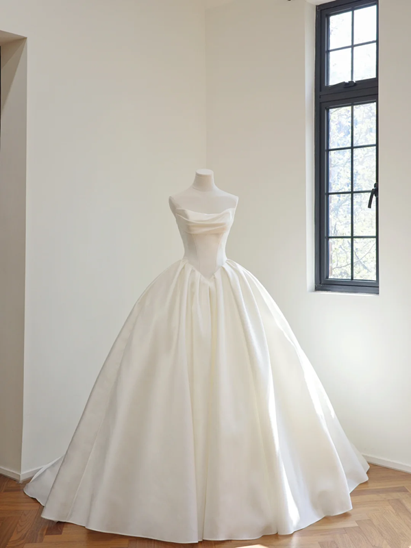 White strapless, fitted waist, full skirt, long ball gown, bridal dress R8512