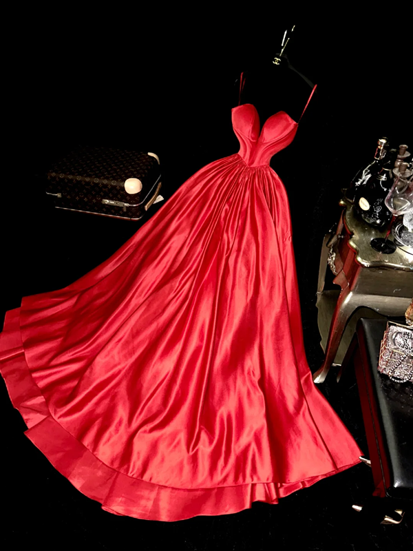 Red halter-neck, fitted waist, elegant long ball gown R7008