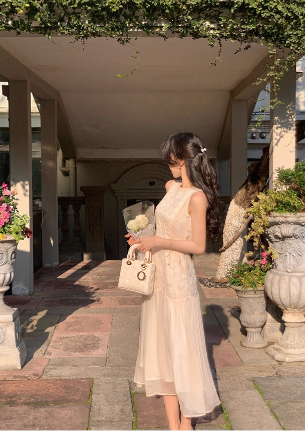 White moonlight temperament long skirt new summer style high-end waist slimming dress R4343