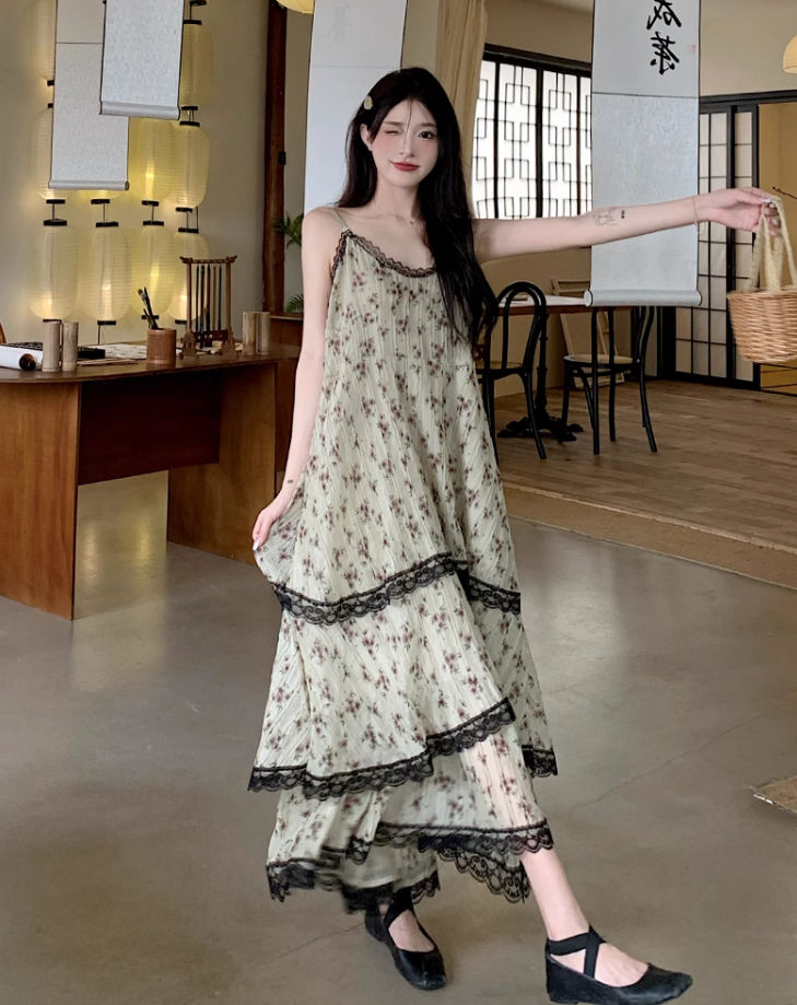 Fairy floral sling cake skirt retro college style v-neck tea break French niche design dress R1733