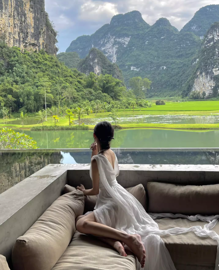 White beach dress fairy long skirt elegant super fairy seaside vacation R1563