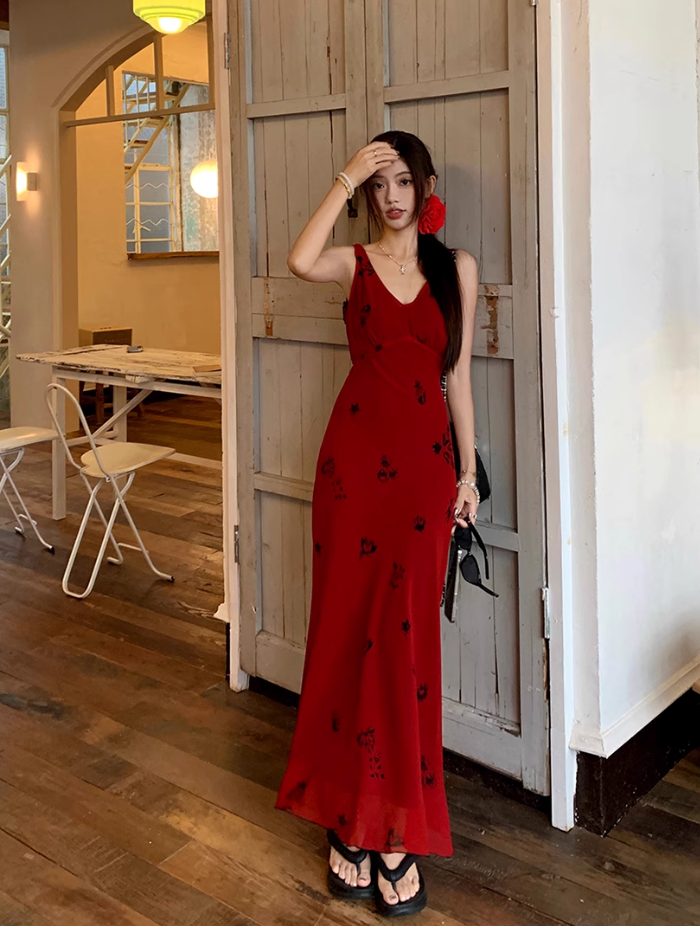 Fairy V-neck suspender dress French style slim high waist petite long skirt holiday style skirt R1758