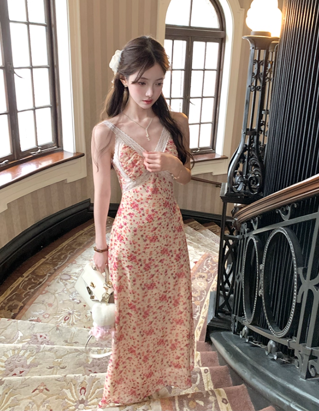 V-neck lace cinched-waist halter dress for women's summer French style dress R4789