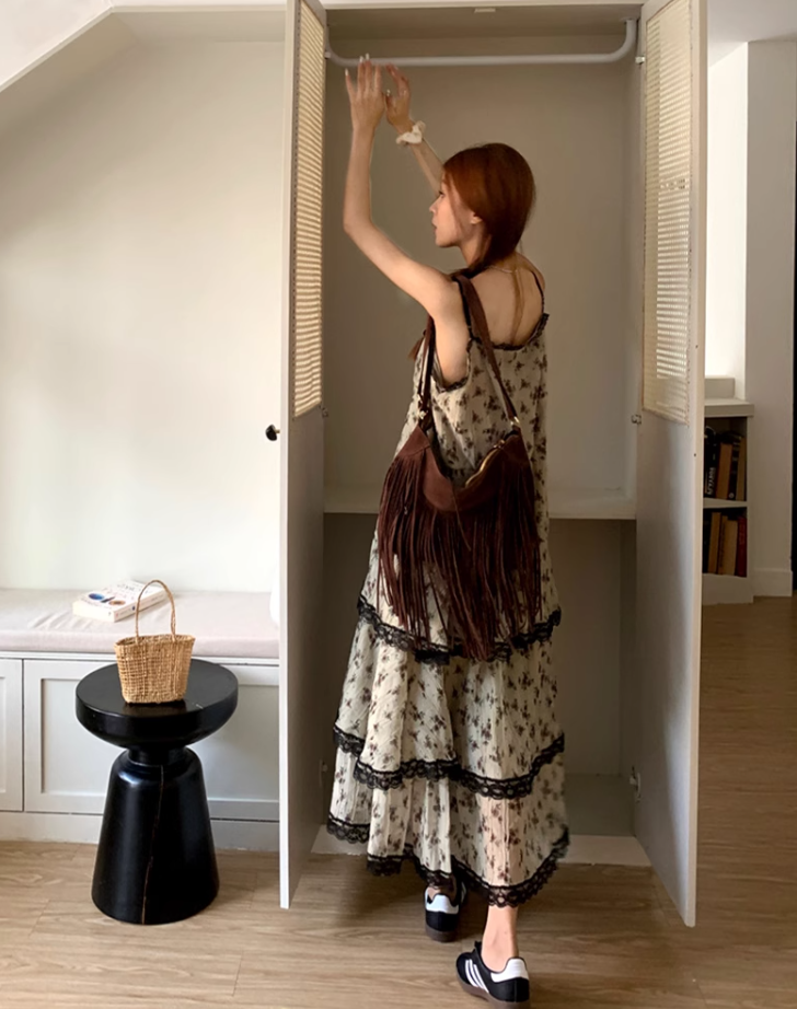 Fairy floral sling cake skirt retro college style v-neck tea break French niche design dress R1733