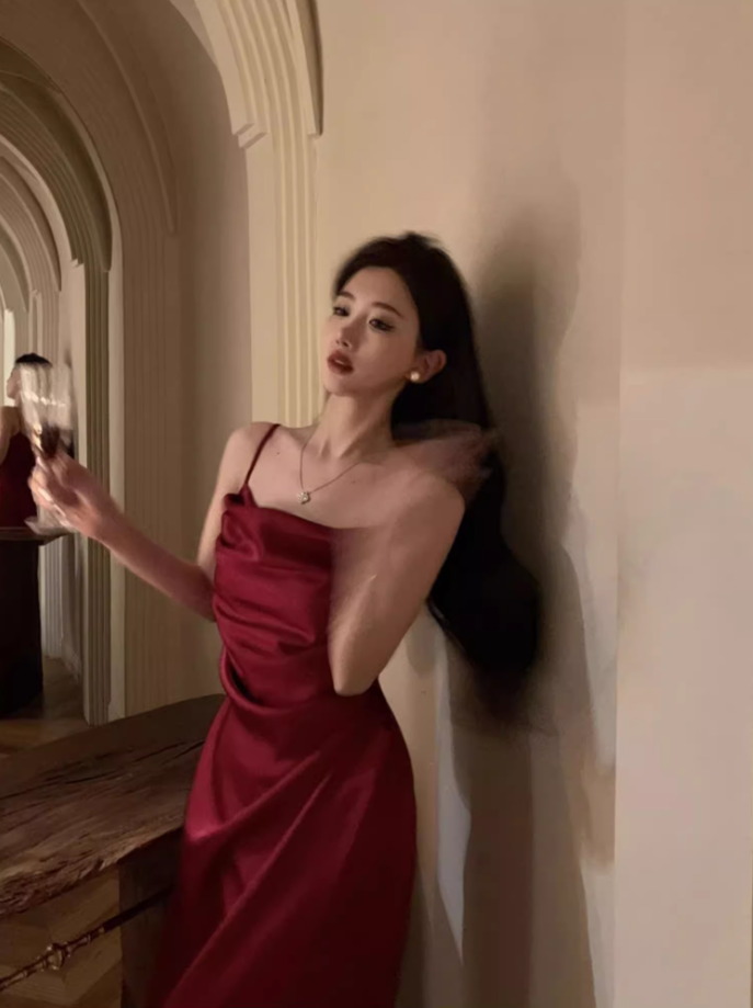 Burgundy Temperament Pleated Suspender Dress Satin Slim Irregular Inner Skirt R1428