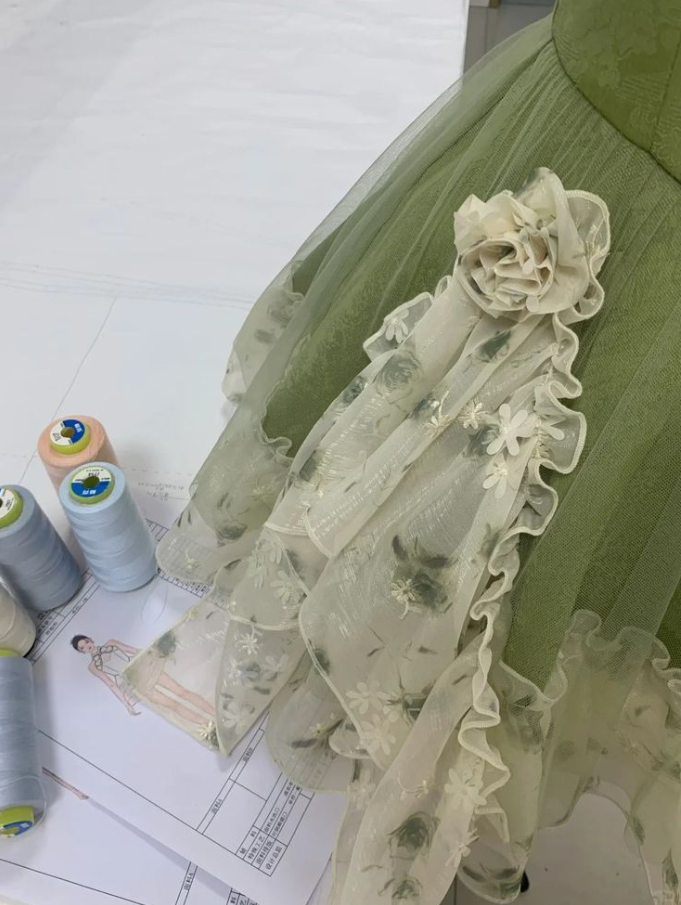 Elegant Bud Green Homecoming Dress A-Line Spaghetti Straps Lace Embroidery Mini Prom Dress RS688