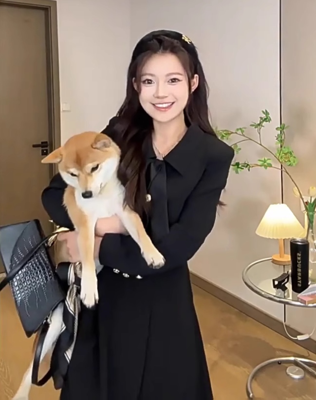 Large size French Hepburn style black short jacket rich daughter high waist A-line skirt suit R1824