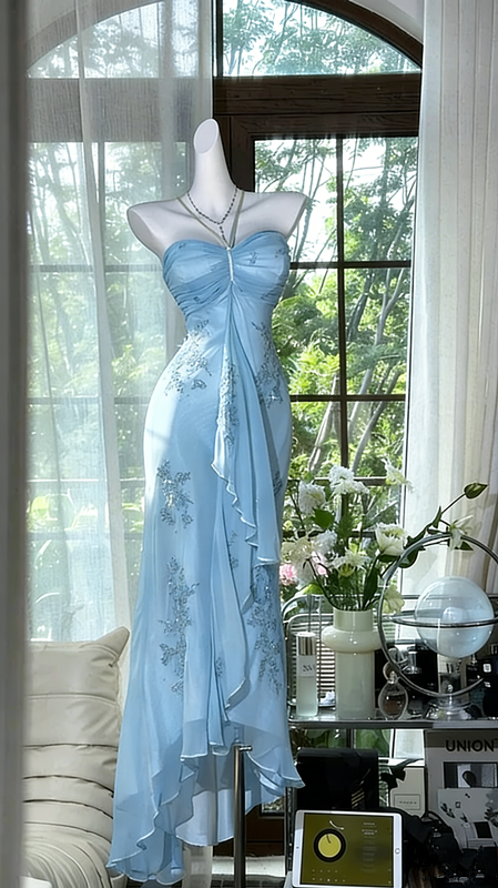 Light green halter neck straps, fitted waist, elegant ball gown R6527