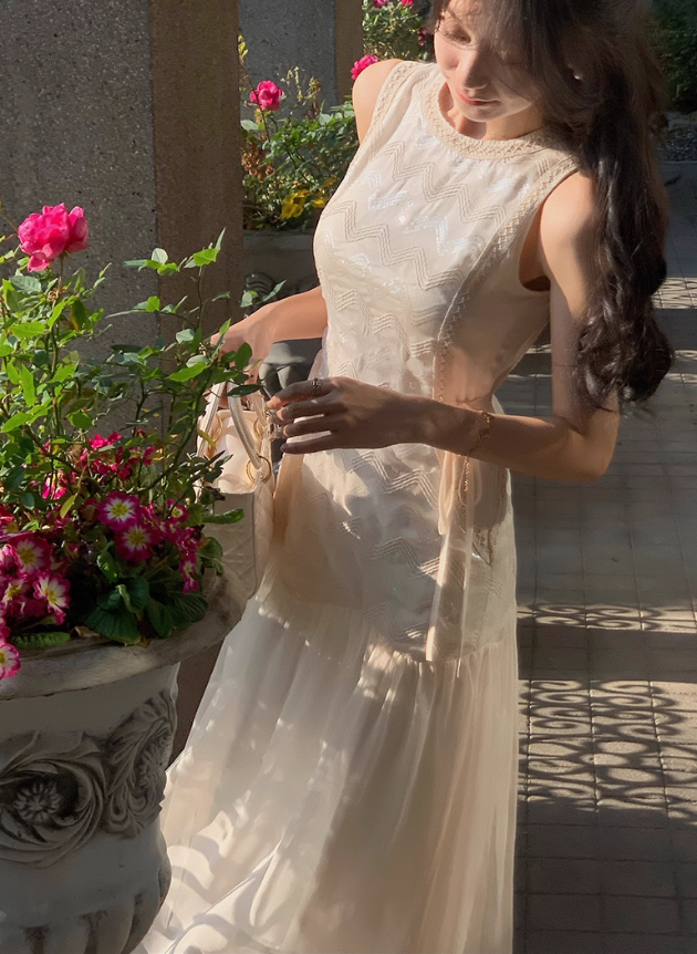 White moonlight temperament long skirt new summer style high-end waist slimming dress R4343