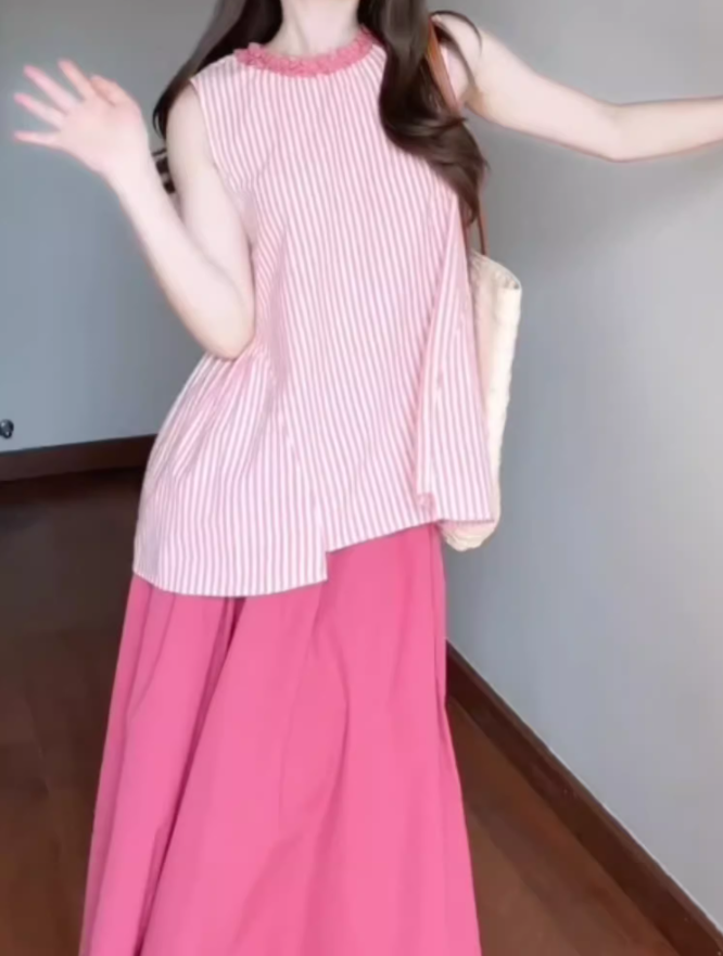 A set of gentle pink striped sleeveless top a-line skirt beautiful suit R0782