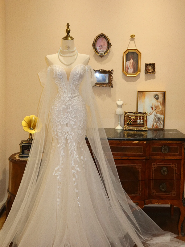 White Strapless Lace-Floral Embellished Waist-Cinched Slim-Fit Sexy Ball Gown, Bridal Gown R7129