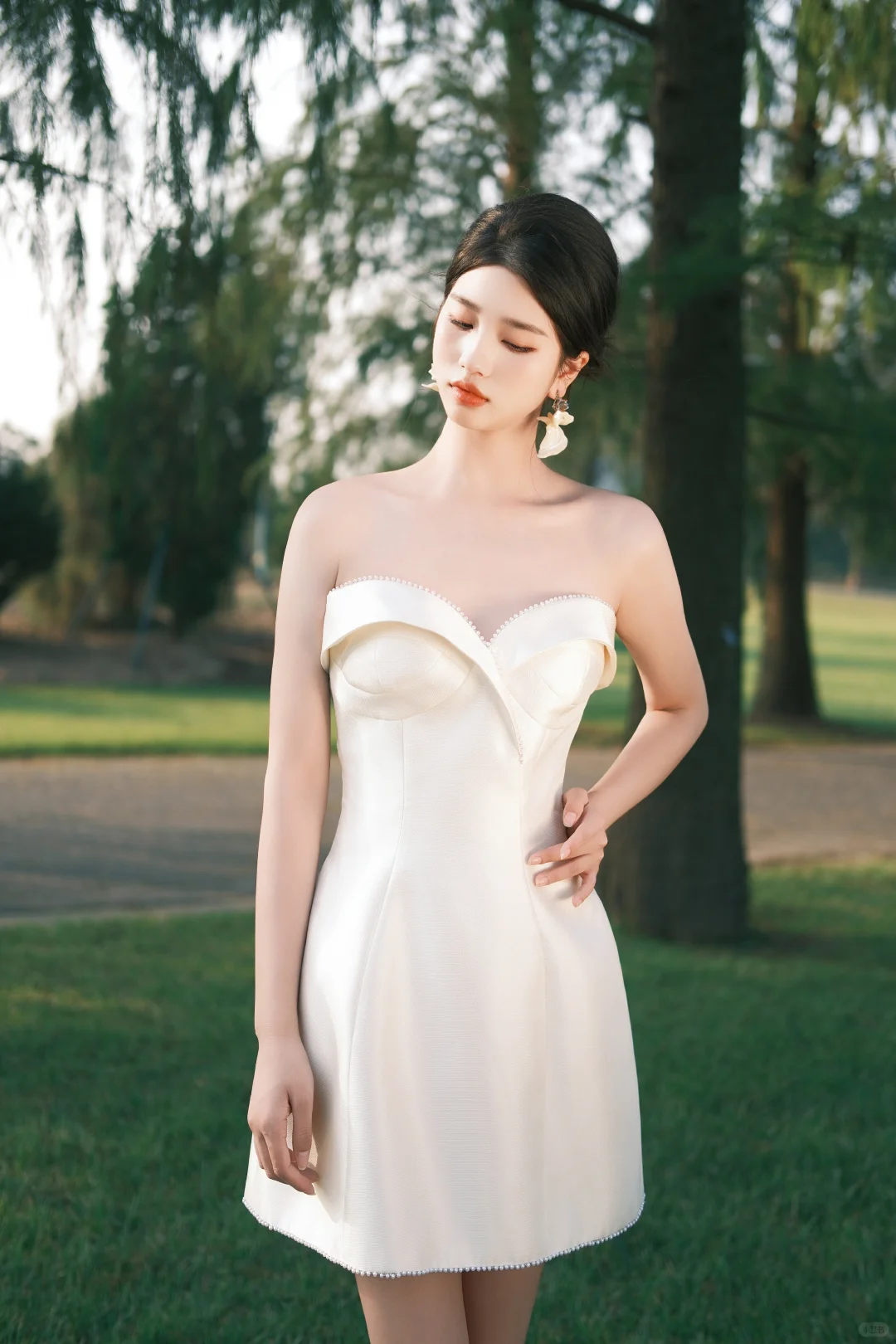 White tube top waist slimming simple gentle short skirt homecoming dress R4187