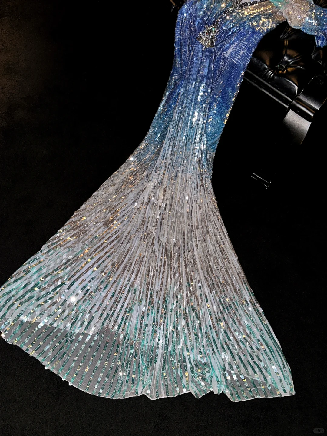 Blue gradient off-the-shoulder sequined fitted long ball gown/bridal dress R8826