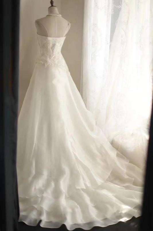 White strapless, fitted A-line long ball gown/bridal dress R6730