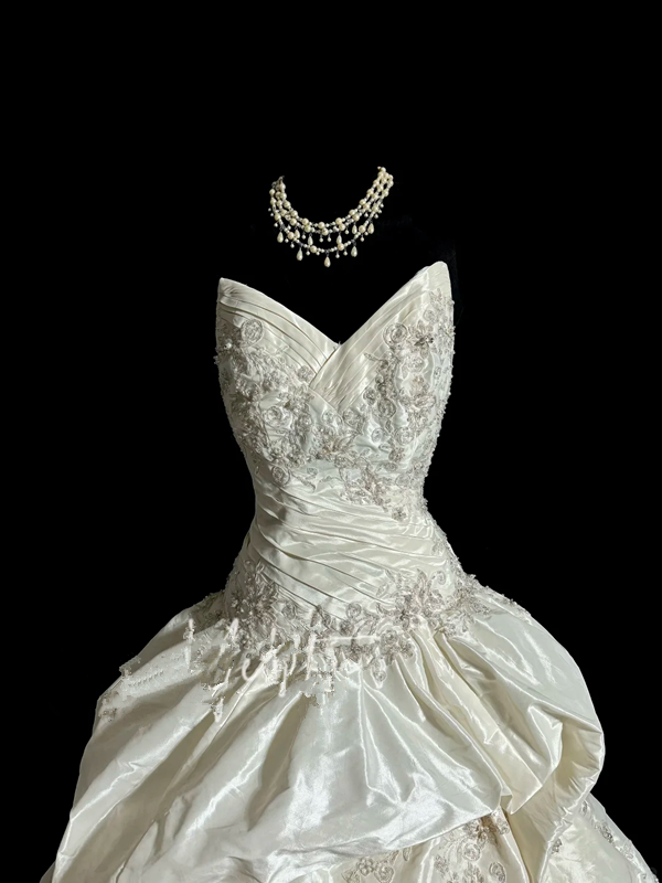 Ivory white strapless fitted waist puffy cake skirt long ball gown R6650