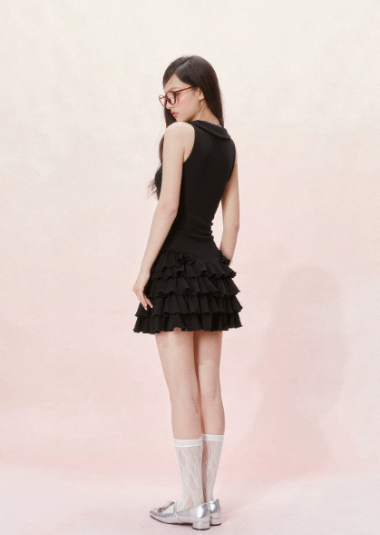 Fairycore Black Sleeveless Dress With Tiered Cake Skirt And V-Neckline R9296