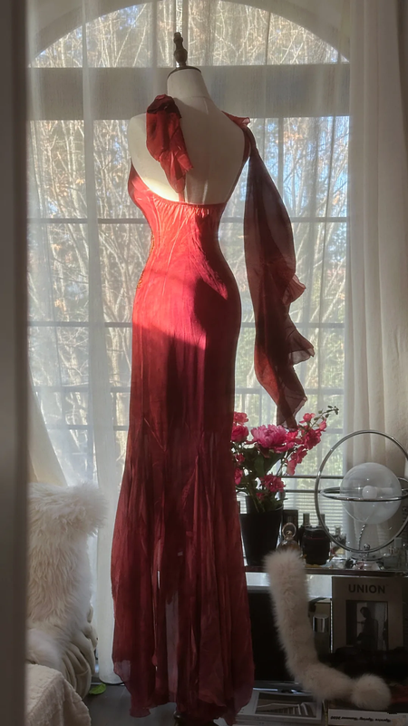 Red halter-neck fitted bodycon long ball gown R7685