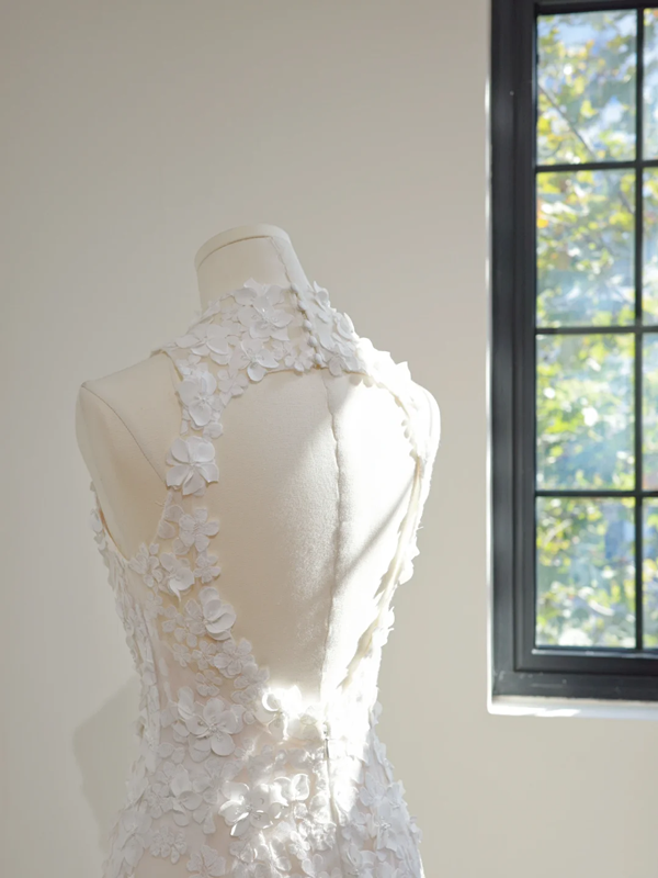 White floral appliqué sexy fitted long ball gown/bridal dress R8455