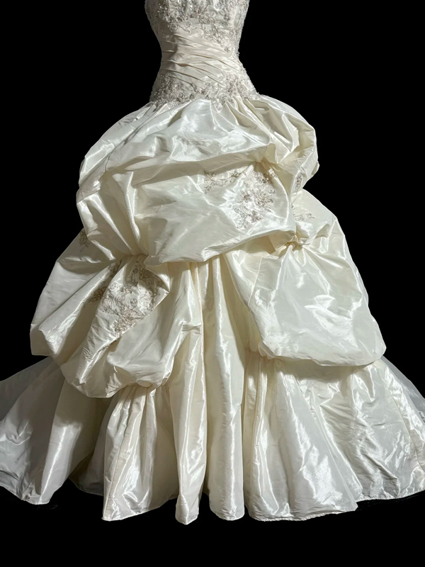 Ivory white strapless fitted waist puffy cake skirt long ball gown R6650