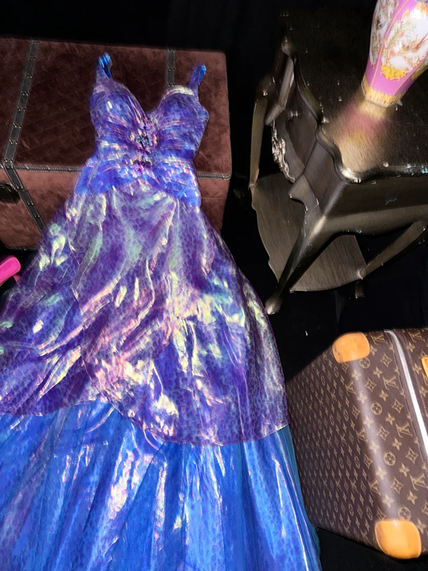 Blue-purple halter-neck fitted long ball gown R7049